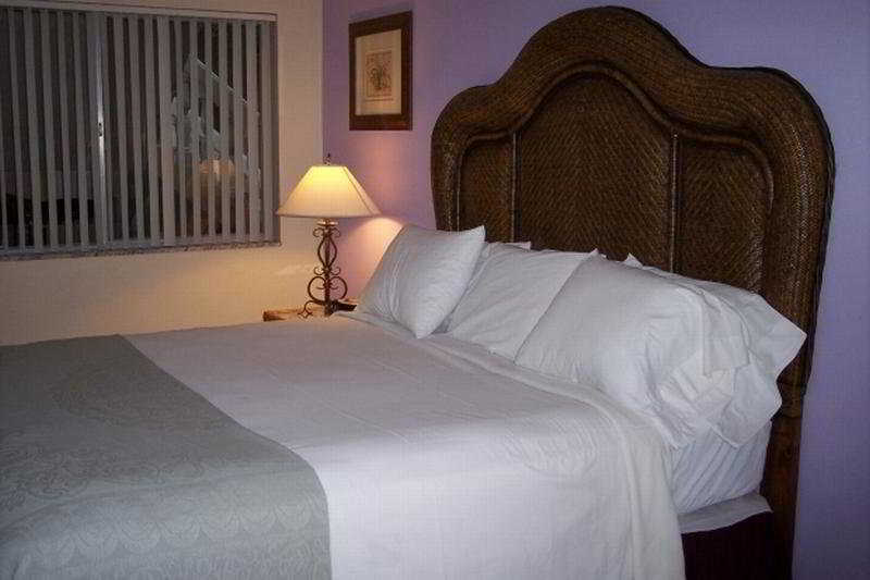 Cheston House - Clothing Optional All Male Guesthouse Форт-Лодердейл Екстер'єр фото